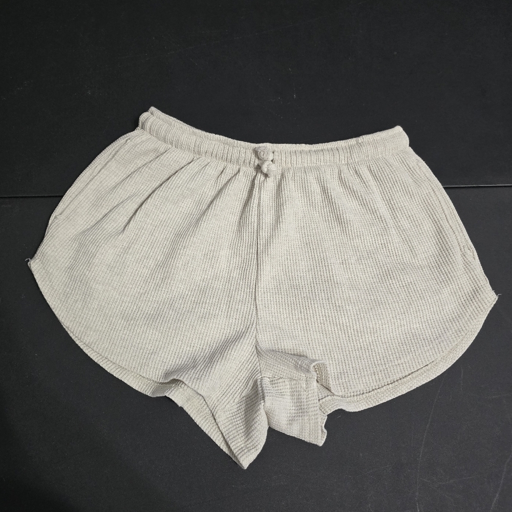 Green Goddess Light Cream Shorts With Pockets Womens Size Medium
